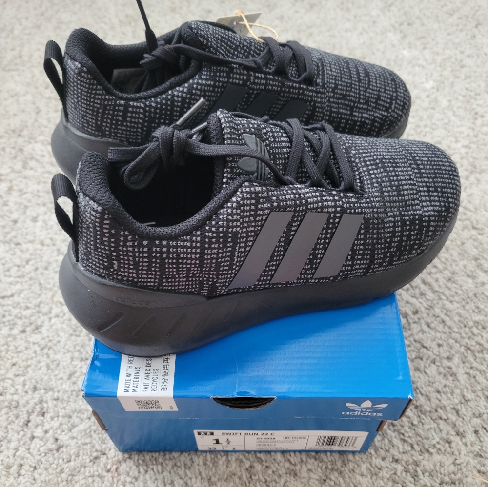 Kids Adidas Swift Run 22